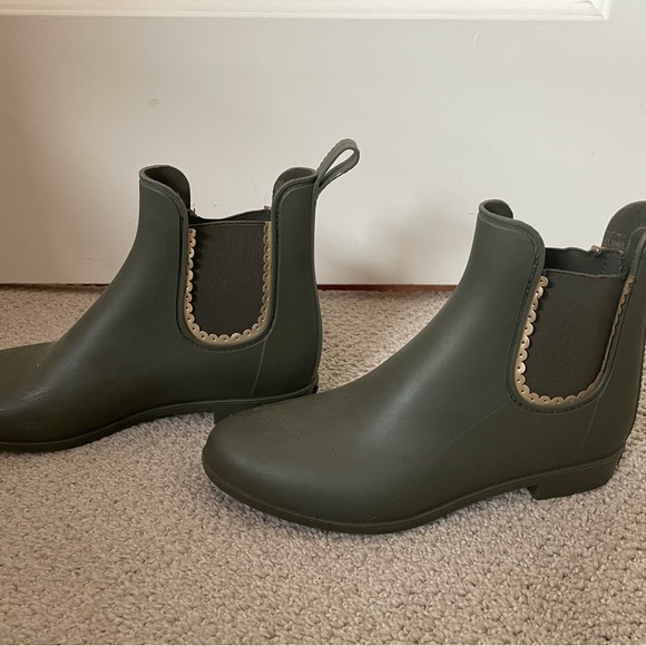 Jack Rogers Green and Gold Accent Ankle Rain Boots - Size 9 - Picture 5 of 5